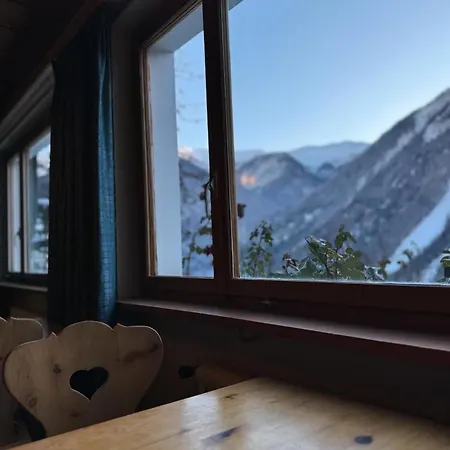 Fogadó Familiehotel La Randulina Ramosch