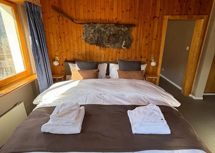 Familiehotel La Randulina بيت ريفي Ramosch